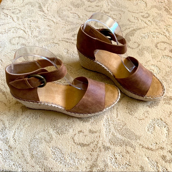White Mountain Viewridge Espadrille Wedge Sandal - Picture 8 of 15